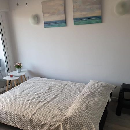 Holiday Con Vistas A Playa Y Con Piscina Ρόζες Εξωτερικό φωτογραφία